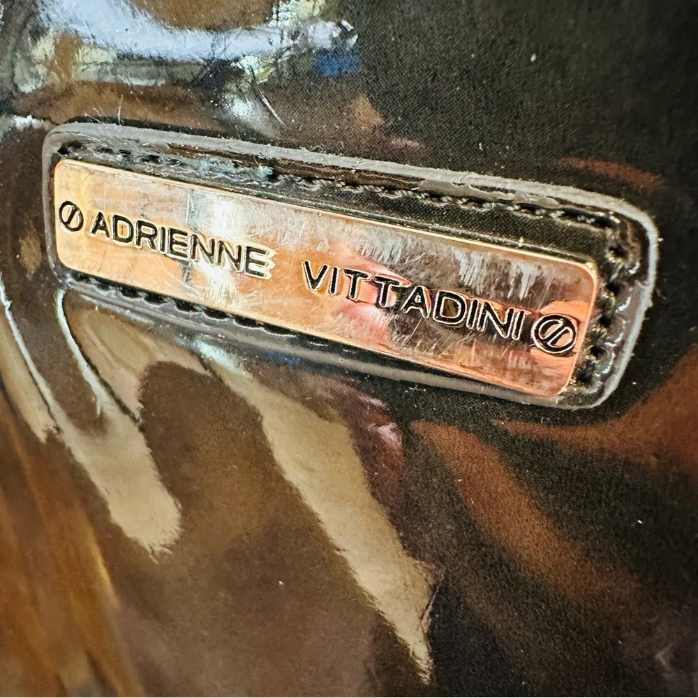 ADRIENNE VITTADINI OLIVE GREEN TOTE LAPTOP PATENT FAUX LEATHER BAG GREAT COND - Picture 9 of 10